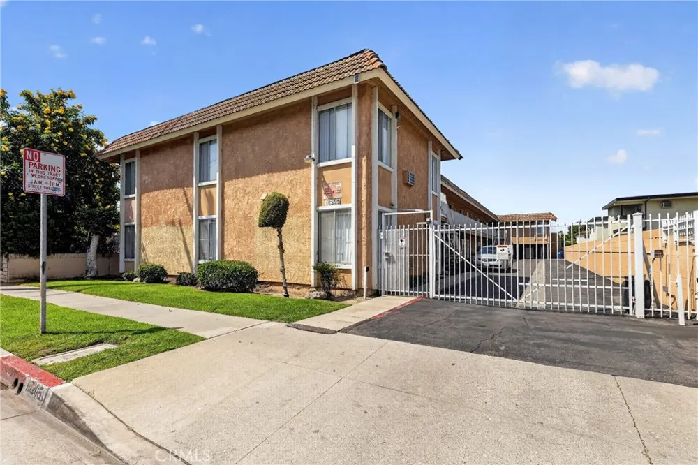 16205 Cornuta Ave #2 Bellflower, CA 90706