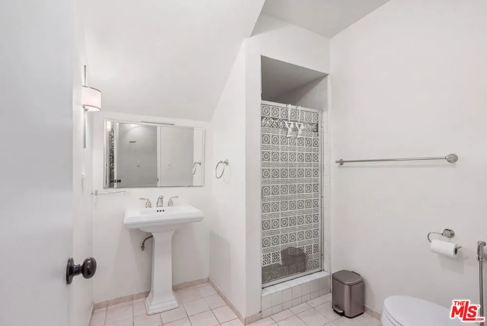 19377 Germain Street Porter Ranch, CA 91326