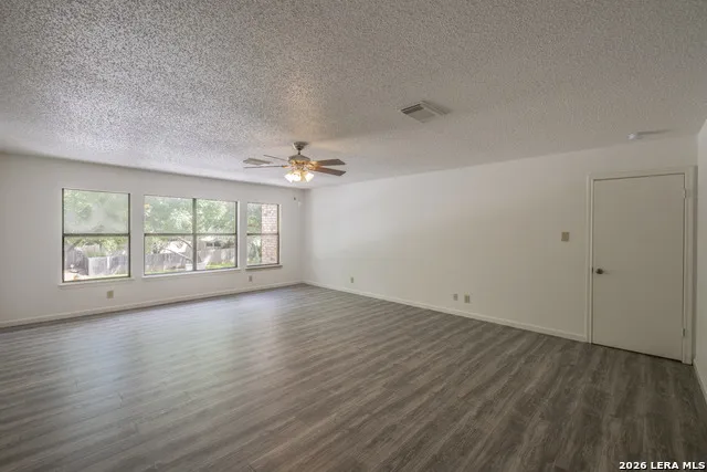 16009 HICKORY WELL DR San Antonio, TX 78247