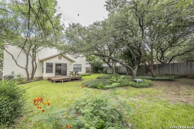 16009 HICKORY WELL DR San Antonio, TX 78247
