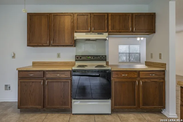 16009 HICKORY WELL DR San Antonio, TX 78247