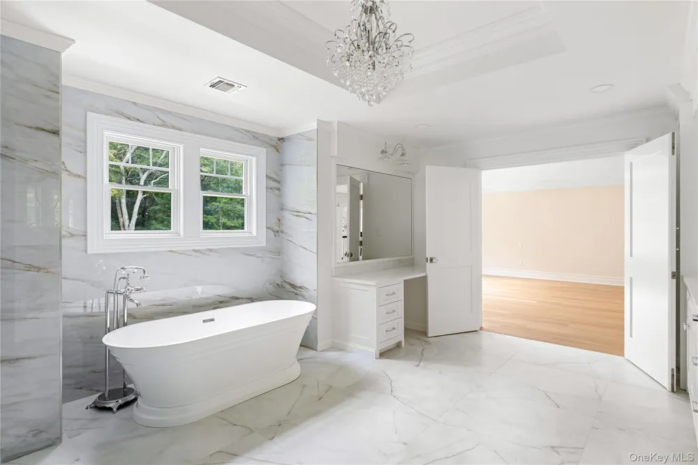 541 Split Rock Road Syosset, NY 11791