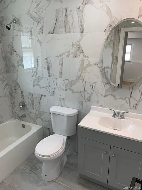 25 Jerome Street #1 Lindenhurst, NY 11757