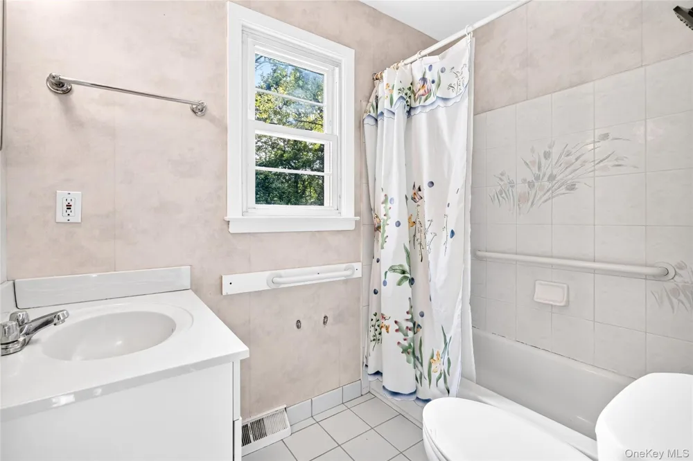 92 Kings Highway New City, NY 10956