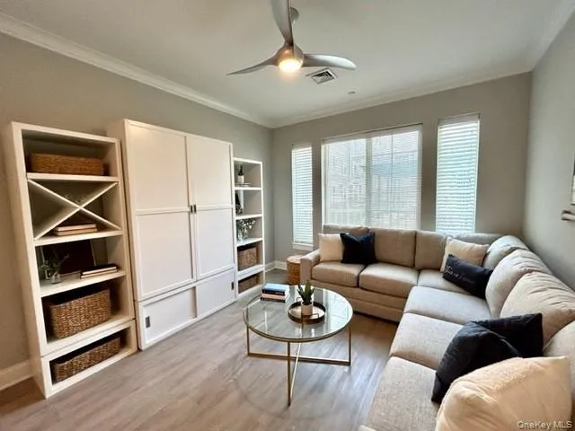 75 E Hoffman Avenue #4072 Lindenhurst, NY 11757