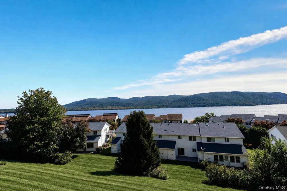117 Sandpiper Lane #1B New Windsor, NY 12553
