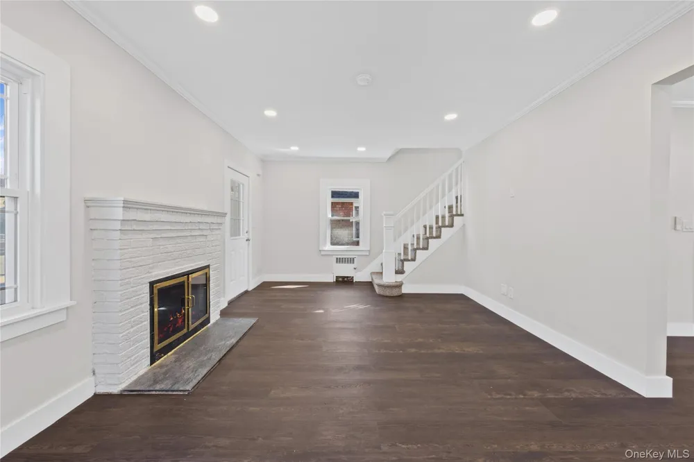 1900 Carleton Place Baldwin, NY 11510
