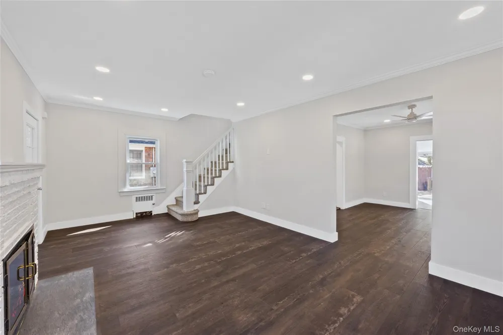 1900 Carleton Place Baldwin, NY 11510
