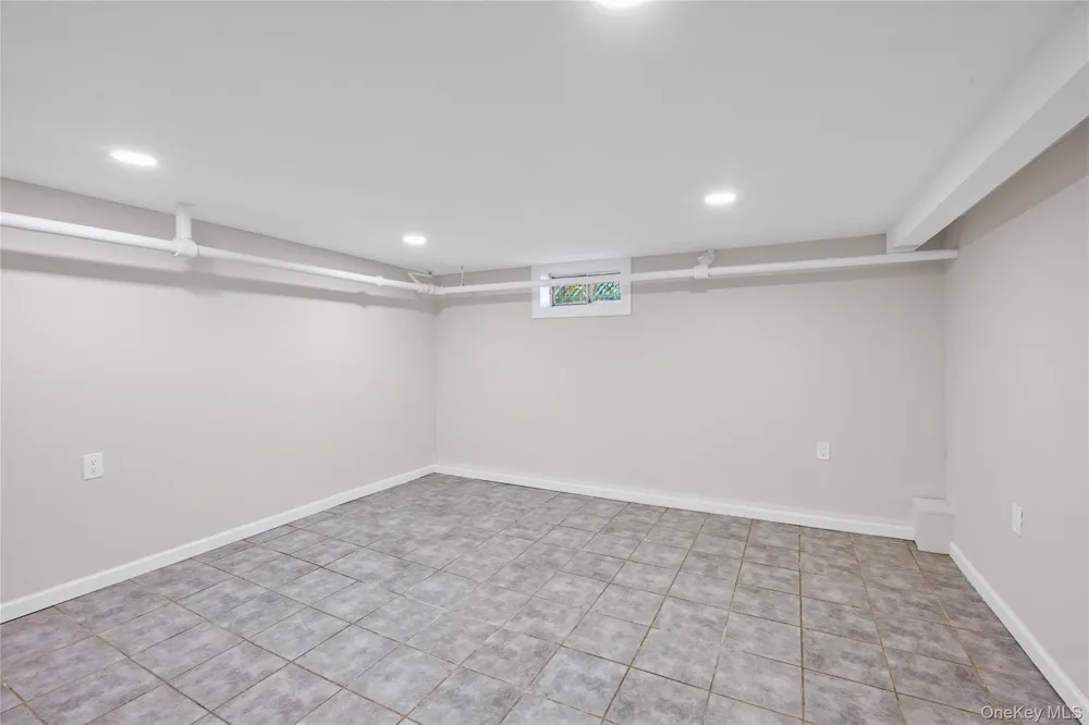 1900 Carleton Place Baldwin, NY 11510