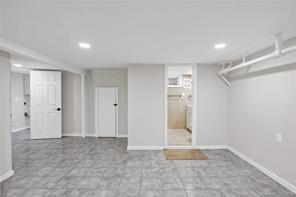 1900 Carleton Place Baldwin, NY 11510