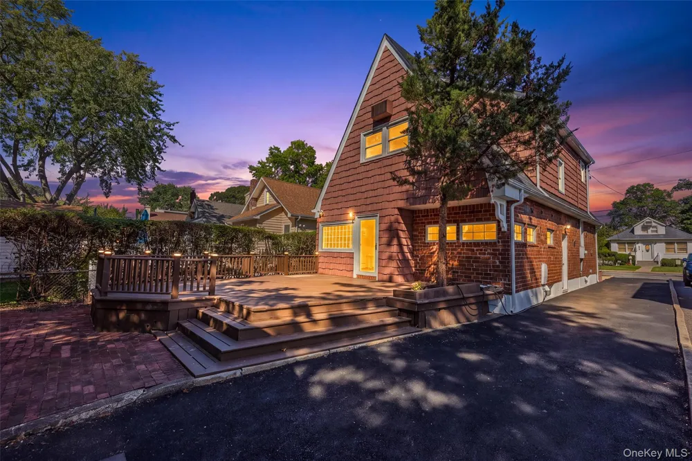 1900 Carleton Place Baldwin, NY 11510