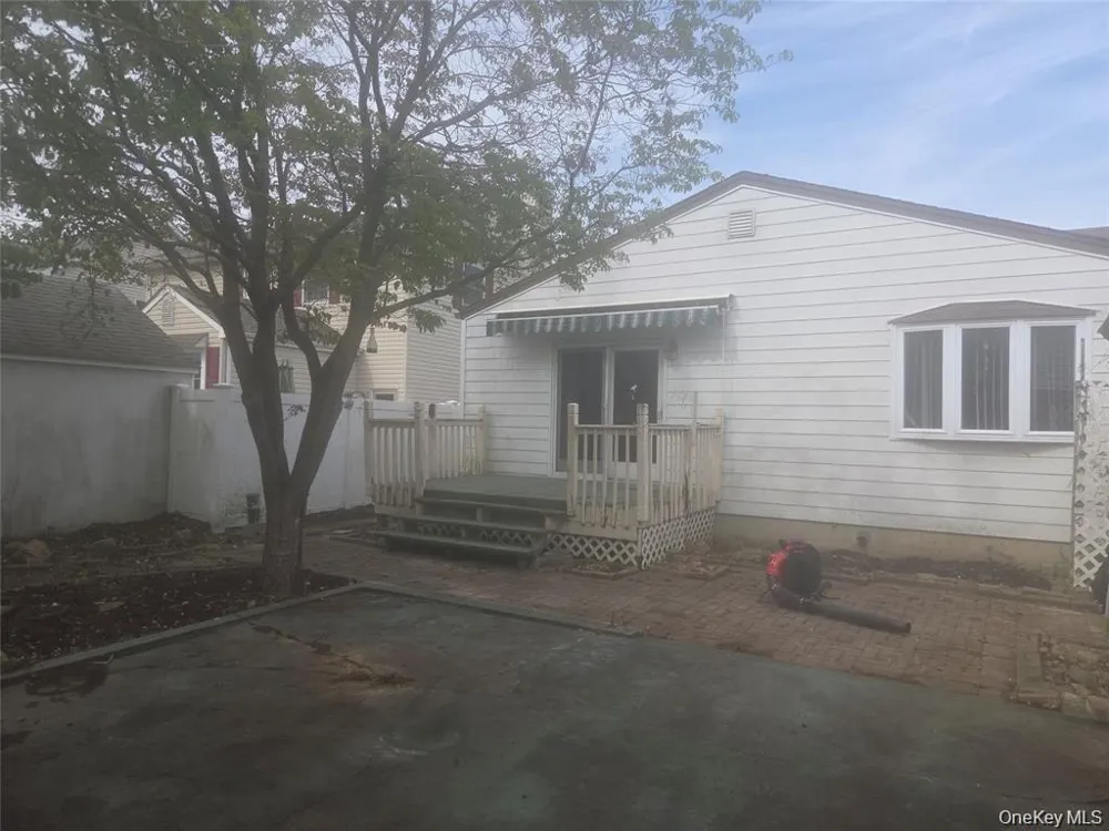 218 Park Avenue Hicksville, NY 11801