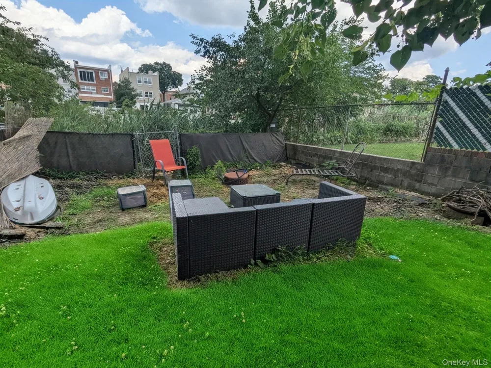 3287 Radio Drive Bronx, NY 10465