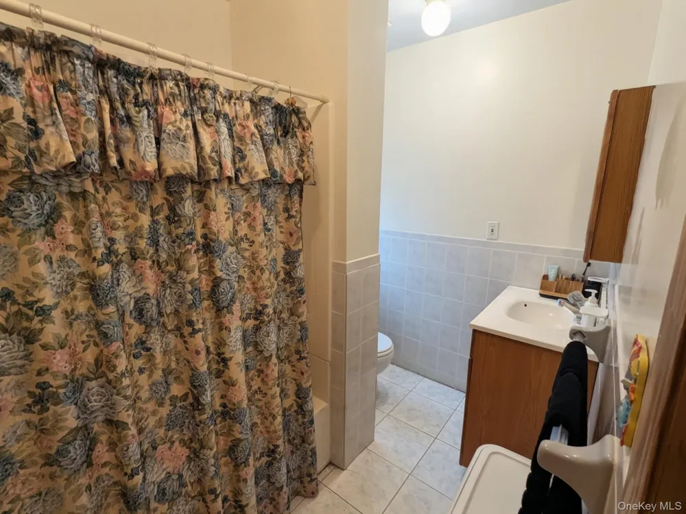 3287 Radio Drive Bronx, NY 10465
