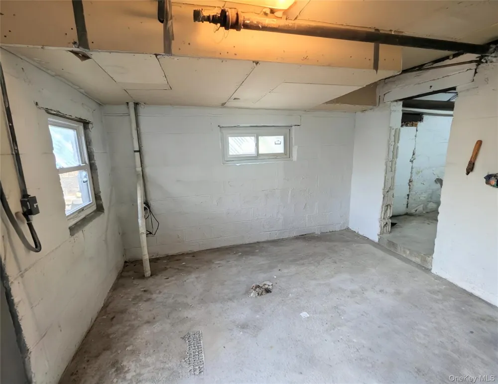 3287 Radio Drive Bronx, NY 10465
