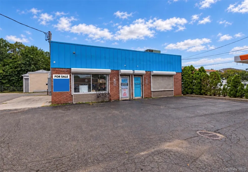 1709 Newbridge Road North Bellmore, NY 11710