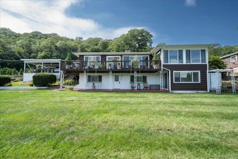 14 Hemlock Hill