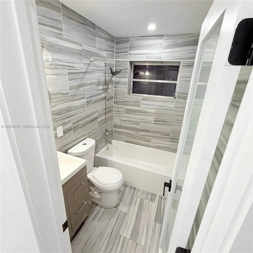 10305 SW 149th Ter #single Miami, FL 33176