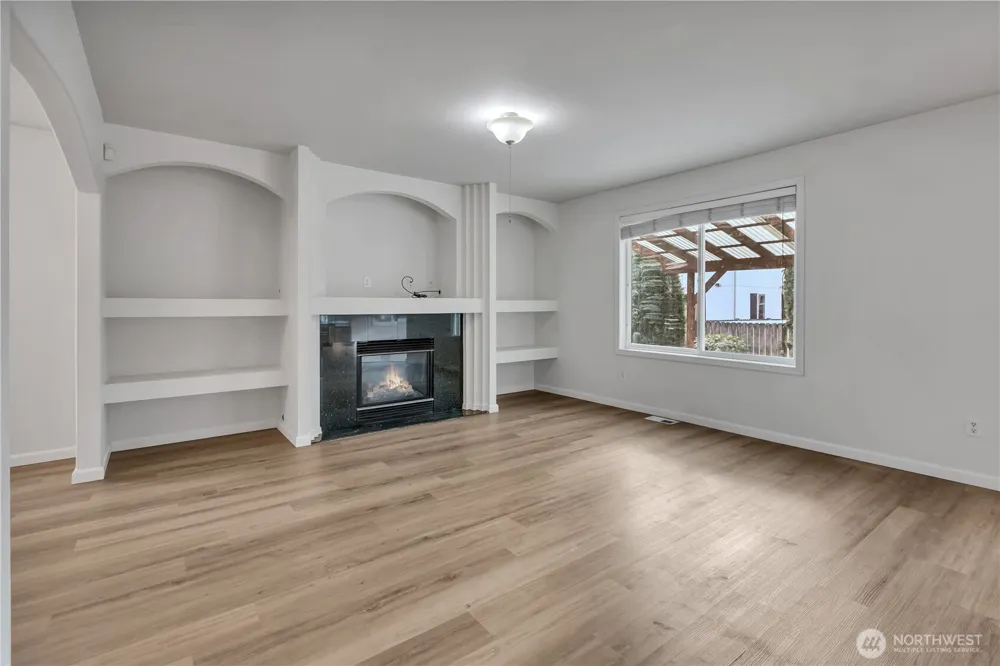 17816 25th Avenue E Tacoma, WA 98445