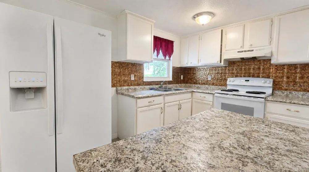 2102 ORANGE BLOSSOM AVENUE Sebring, FL 33870