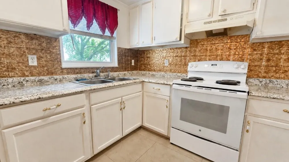 2102 ORANGE BLOSSOM AVENUE Sebring, FL 33870