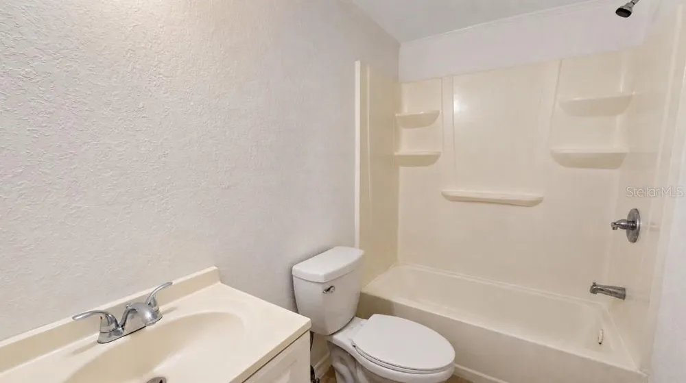 2102 ORANGE BLOSSOM AVENUE Sebring, FL 33870