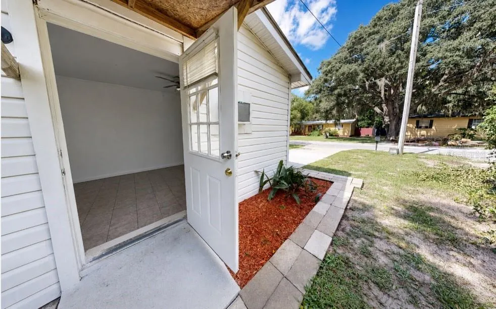 2102 ORANGE BLOSSOM AVENUE Sebring, FL 33870