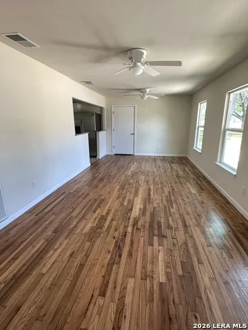 907 Dove Ave. Devine, TX 78016