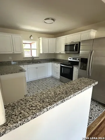 907 Dove Ave. Devine, TX 78016