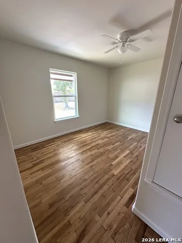 907 Dove Ave. Devine, TX 78016