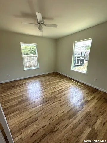 907 Dove Ave. Devine, TX 78016