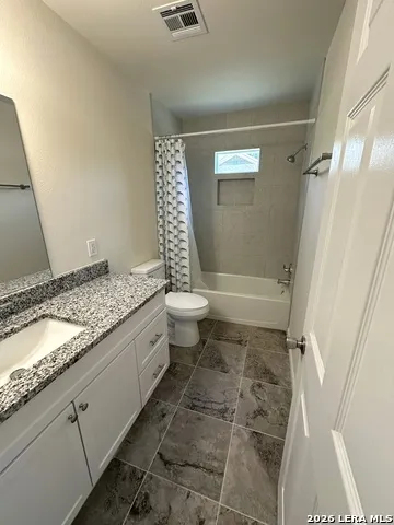 907 Dove Ave. Devine, TX 78016