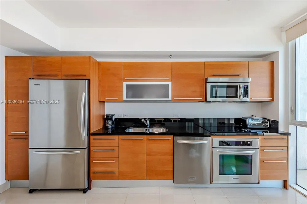 253 NE 2nd St #3105 Miami, FL 33132