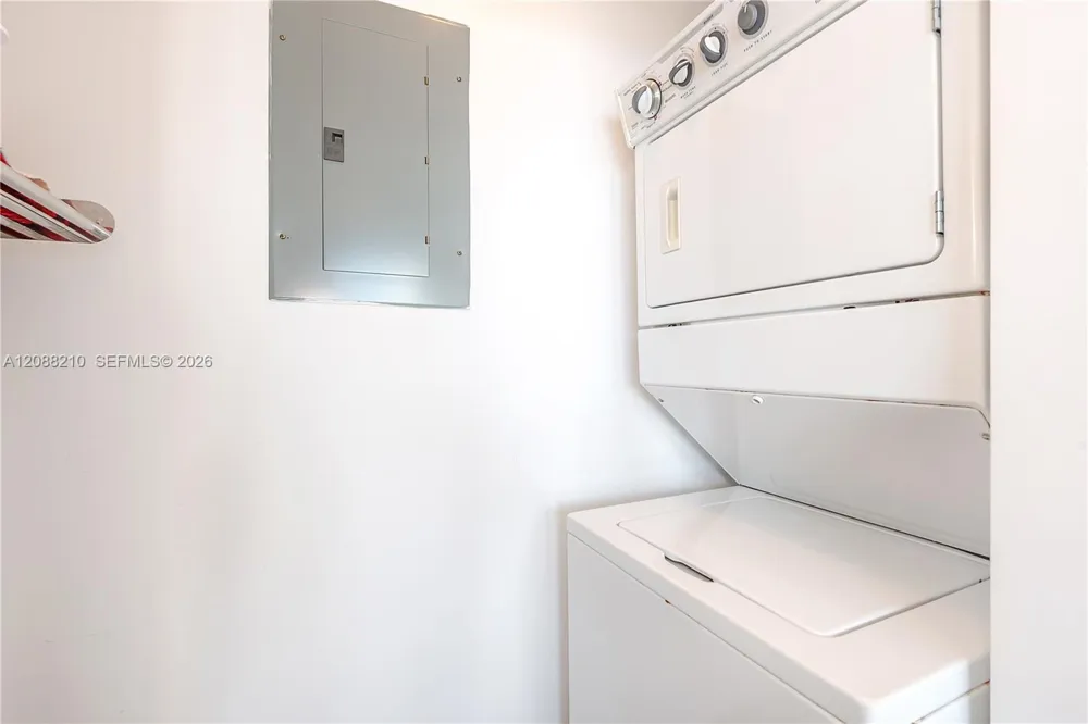 253 NE 2nd St #3105 Miami, FL 33132