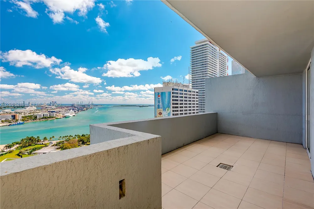 253 NE 2nd St #3105 Miami, FL 33132