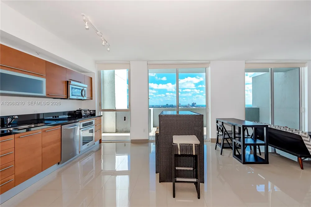 253 NE 2nd St #3105 Miami, FL 33132