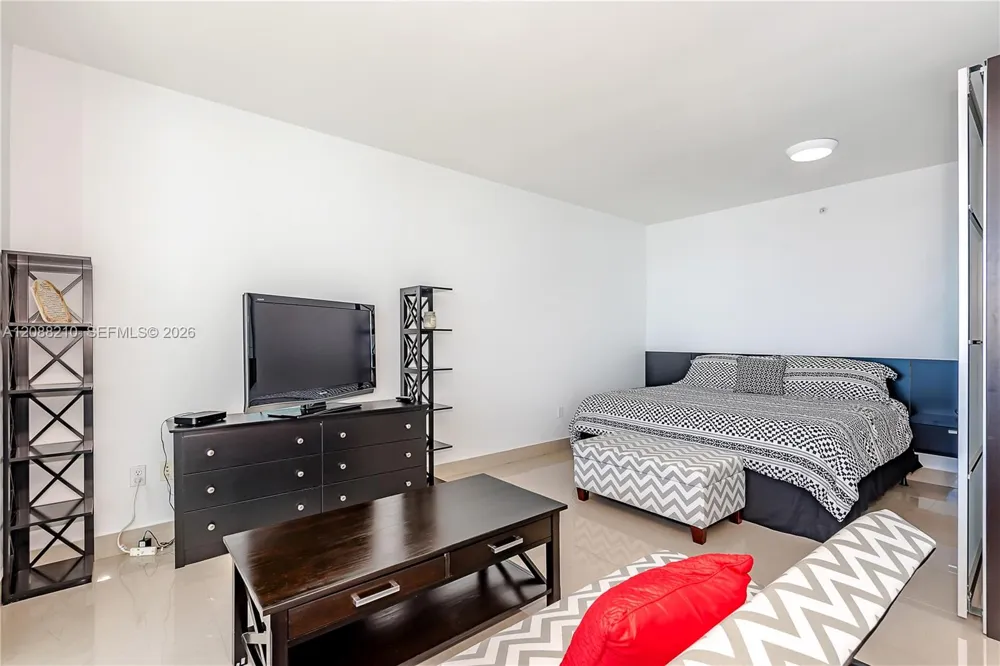 253 NE 2nd St #3105 Miami, FL 33132