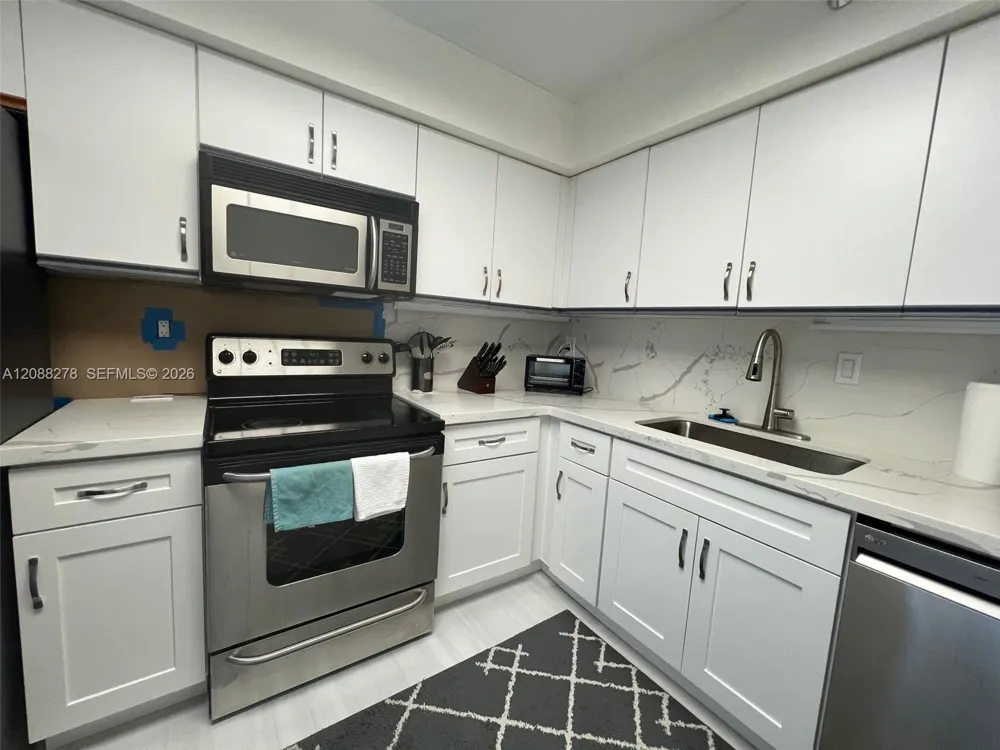 3530 Mystic Pointe Dr #1903 Aventura, FL 33180