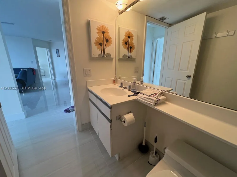 3530 Mystic Pointe Dr #1903 Aventura, FL 33180