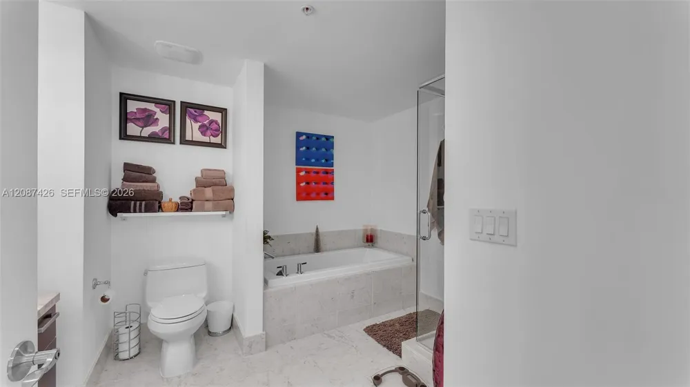 253 NE 2nd St #1910 Miami, FL 33132