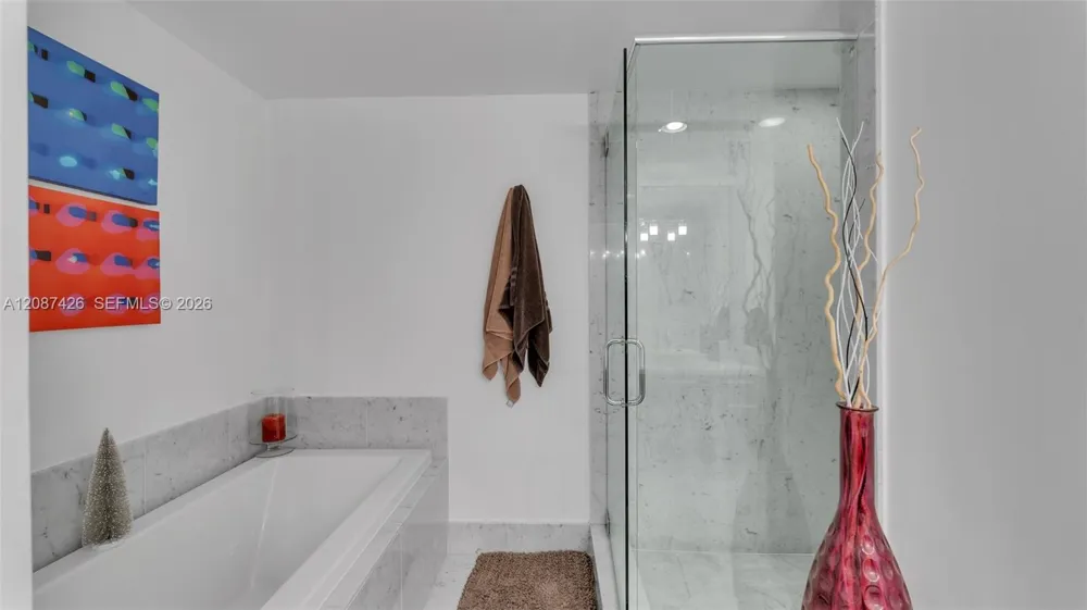 253 NE 2nd St #1910 Miami, FL 33132