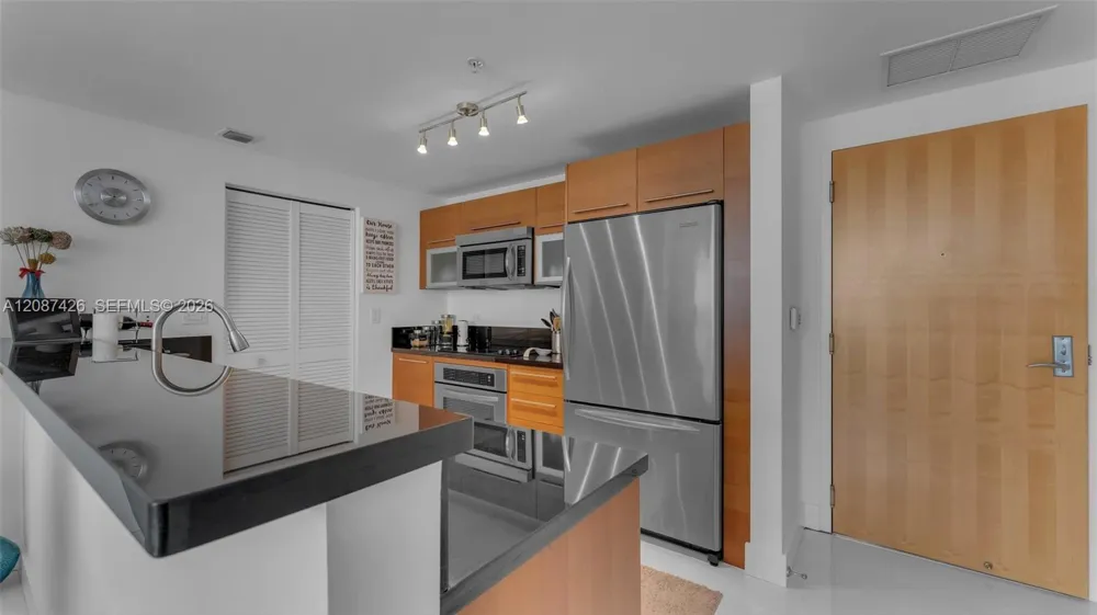 253 NE 2nd St #1910 Miami, FL 33132