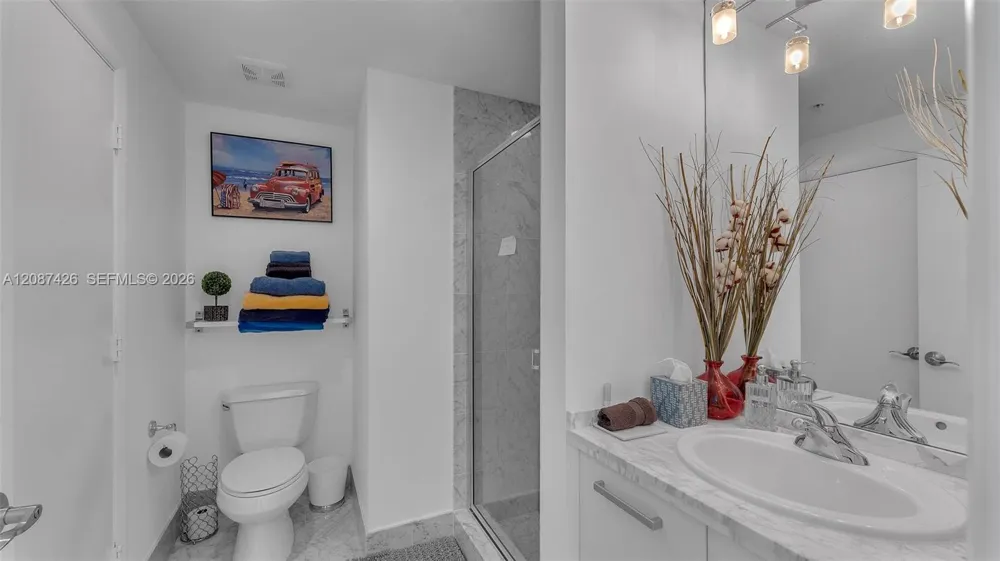 253 NE 2nd St #1910 Miami, FL 33132