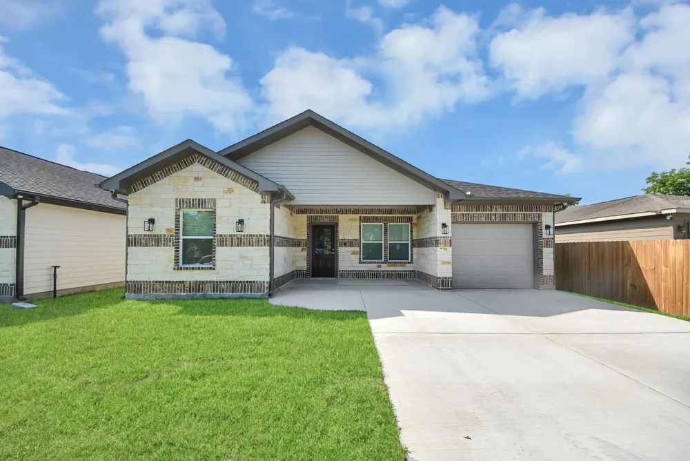 604 Miriam Street Baytown, TX 77520