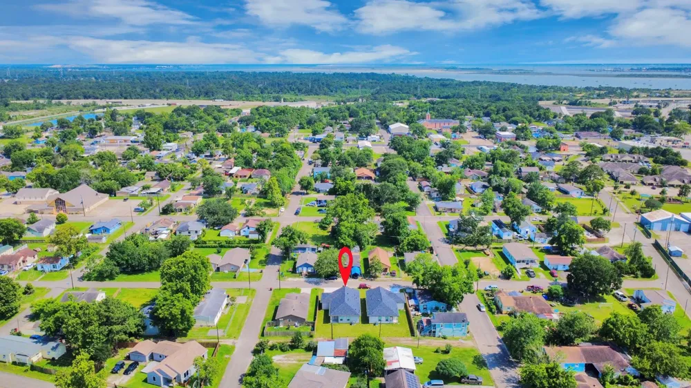 604 Miriam Street Baytown, TX 77520