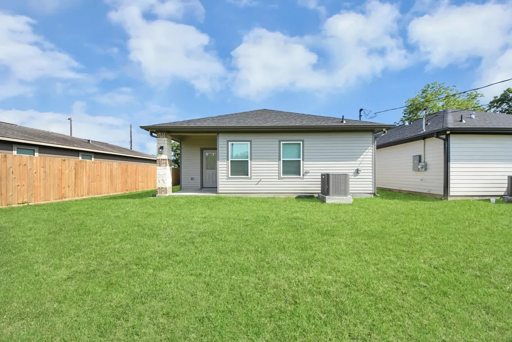 604 Miriam Street Baytown, TX 77520