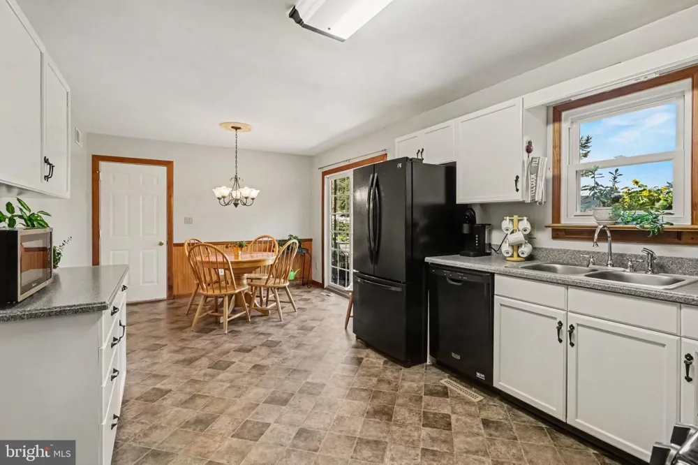 37 GOLDENROD DRIVE Carlisle, PA 17015