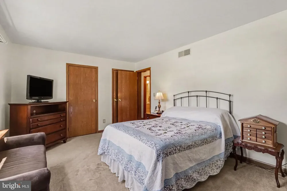 37 GOLDENROD DRIVE Carlisle, PA 17015