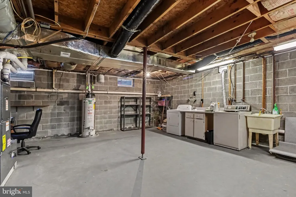 37 GOLDENROD DRIVE Carlisle, PA 17015