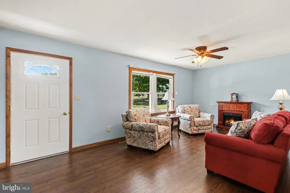 37 GOLDENROD DRIVE Carlisle, PA 17015
